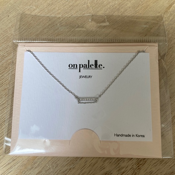 🎉HP🎉 On Palette Pave Bar Necklace 💗 Silver - Picture 5 of 9